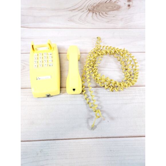 Vintage AT&T Touch Tone Traditional 100 Yellow Telephone Wall Phone - Picture 1 of 16